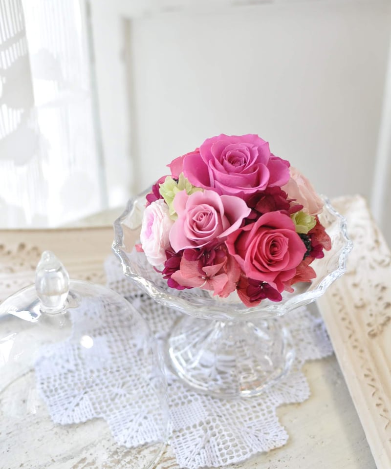 ガラスドームのアレンジ（プリザーブドフラワー） | Florism Angelika