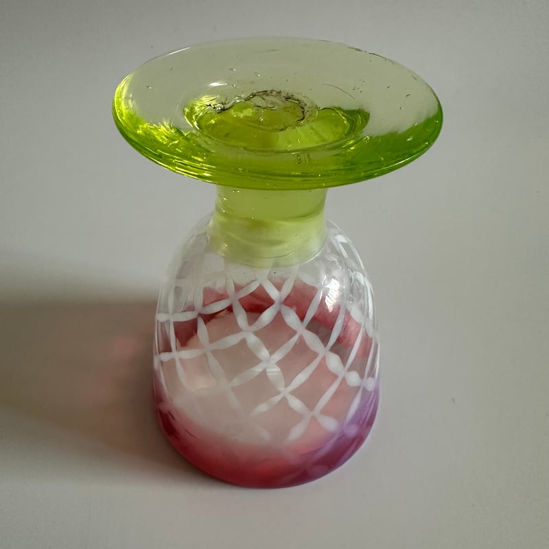 氷コップ　金赤べり　糸巻き輪花型　明治〜大正期 氷コップ 明治～大正時代 和硝子 オパールセント 羊歯葉模様 金赤縁 輪