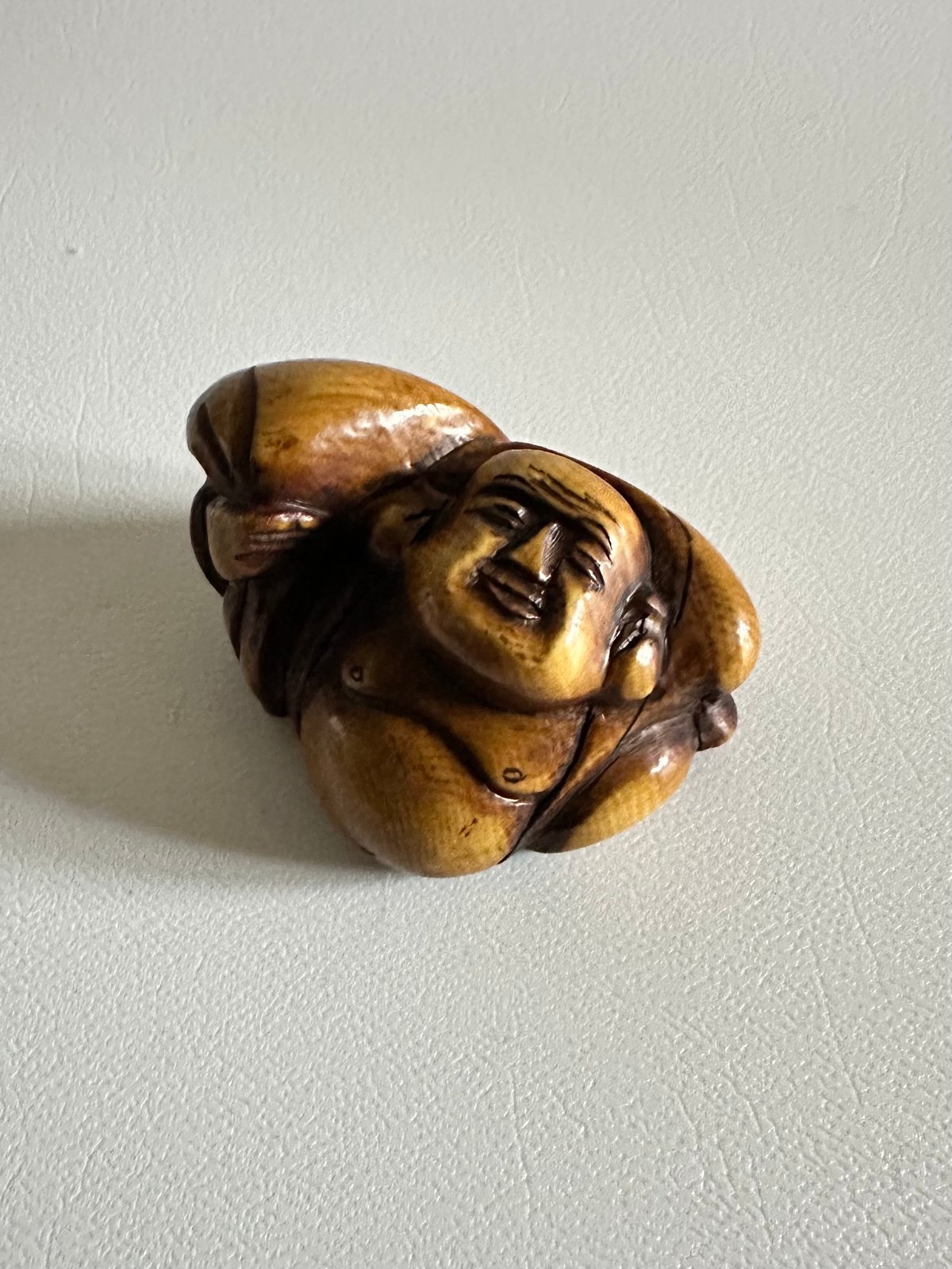時代提げ物 人物根付 天然素材 在銘【江戸籠職人】高さ約4.9cm 重さ約34ｇ 時代提げ物 人物根付 天然素材 在銘【江戸籠職人】高さ約4.9