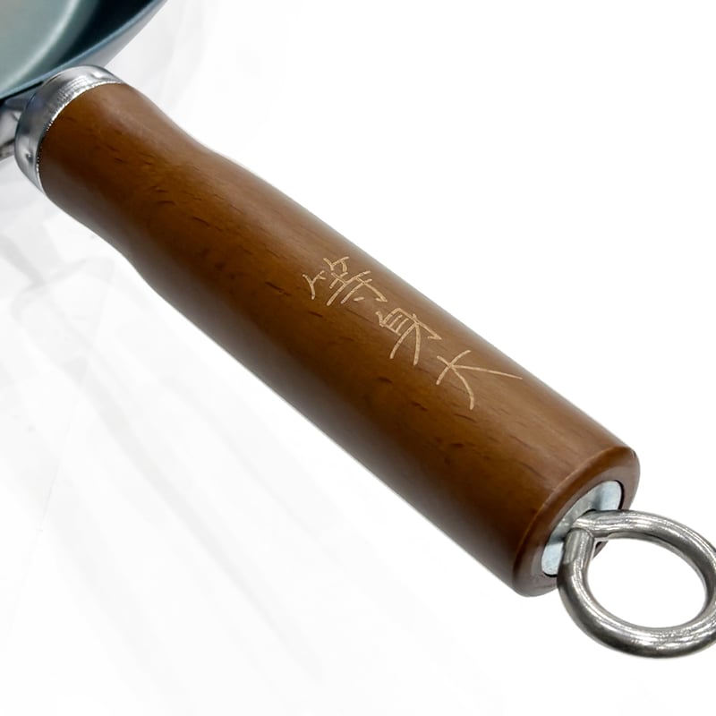 直筆サイン入りの外箱が当たるかも！【IH対応】等身大 鉄フライパン