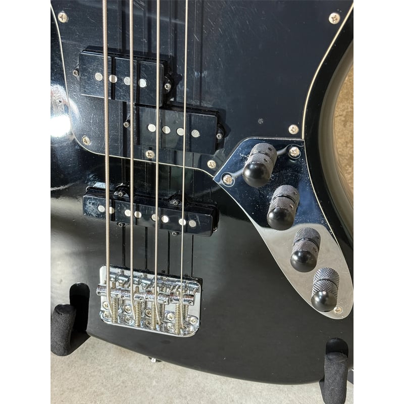 Squier by Fender / Vintage Modified Jaguar Bass Squier by Fender / Vintage Modified Jaguar Bass