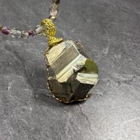 【霊視ナターシャオリジナル】豊穣の光・富と成功を引き寄せる黄金のネックレス【黄鉄鉱・スワロフスキー】