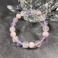 【霊視ナターシャオリジナル】高貴なる守護・内なる美を開花させるブレスレット【ラベンダー翡翠・ラベンダーアメジスト・ローズクォーツ】