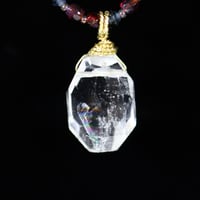 【霊視ナターシャオリジナル】奇跡の虹光・希望と幸福を呼び込むネックレス【レインボー入りクォーツ・スワロフスキー】