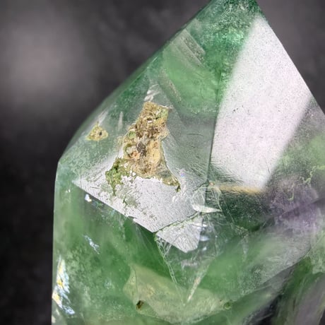 【霊視ナターシャオリジナル】紫翠の結界・心の迷いを払う智慧のポイント【レインボーバイカラーフローライト】