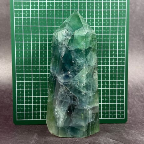 【霊視ナターシャオリジナル】新緑の癒やし・空間を浄化し希望を灯すポイント【レインボーグリーンフローライト】