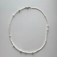 necklace / white