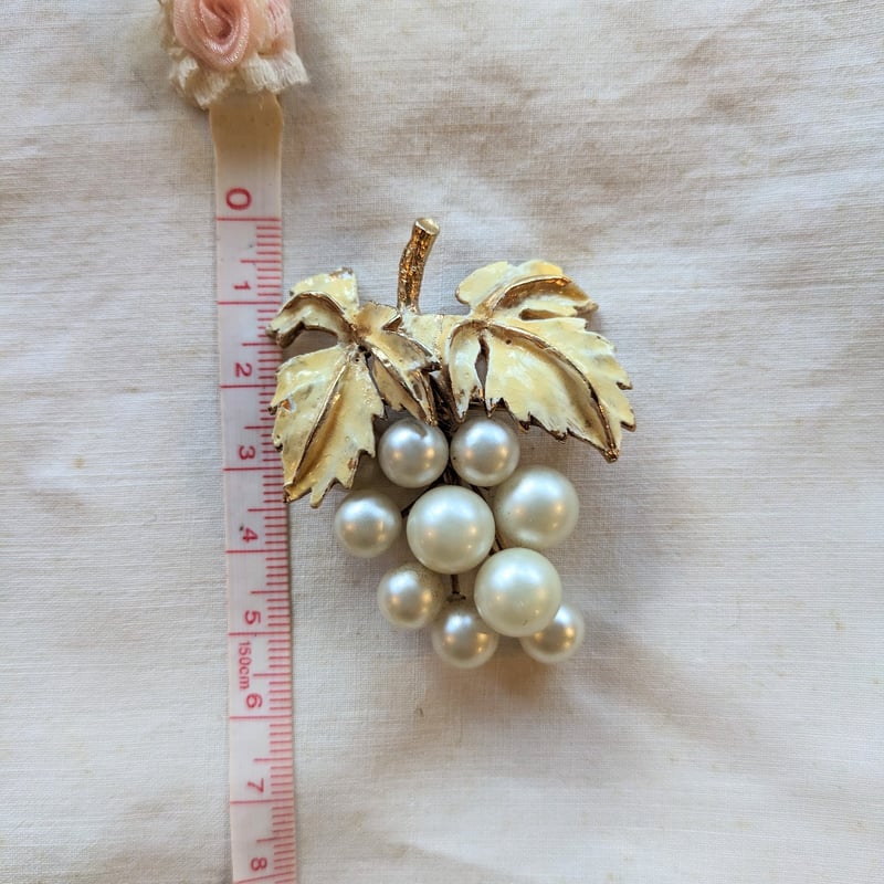 葡萄と葉のレリーフ装飾 ぶどう木製アートアルバムノートアンティークヴィンテージ 葡萄と葉のレリーフ装飾 ぶどう木製アートアルバムノート