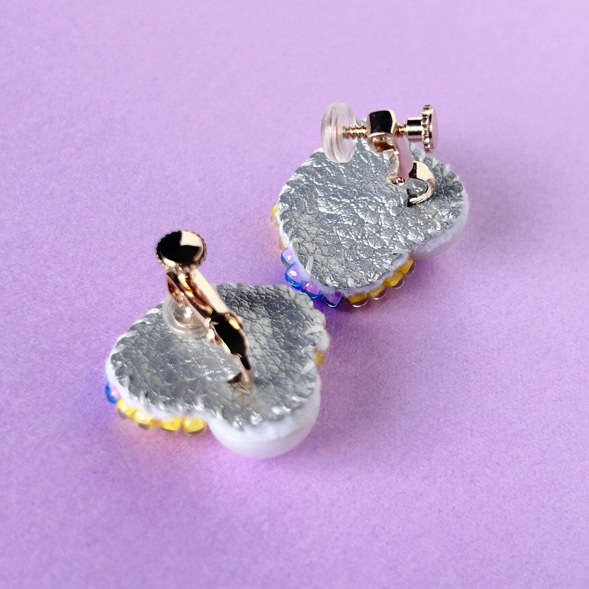 幾何学模様《ビーズ刺繍イヤリング》 | マツリノヨルニ