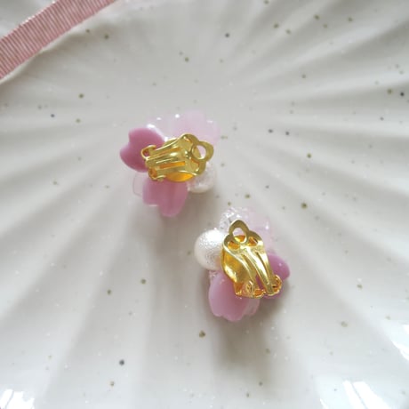サクラの花びらのイヤリング（S）