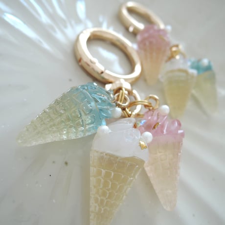 暑くても溶けないSOFT CREAMのキーホルダー