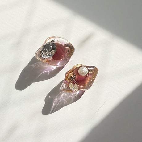 水面のゆらぎのイヤリング