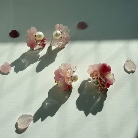 サクラの花びらのイヤリング（S）