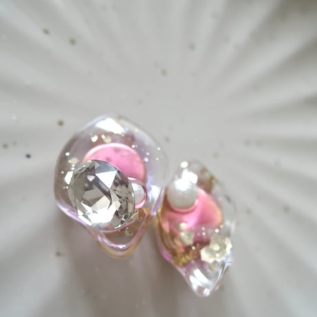水面のゆらぎのイヤリング