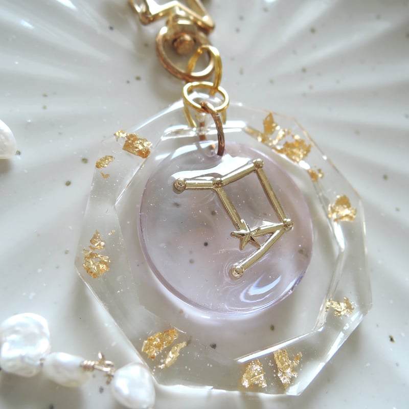 モンチッチ　12星座　天秤座　てんびん座　牡羊座　獅子座　キーホルダーストラップ Happy SEIZAのキーホルダー_てんびん座_gold | initial U