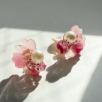 サクラの花びらのイヤリング（A）