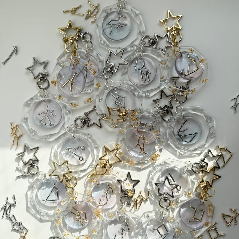 Happy SEIZAのキーホルダー_てんびん座_gold | initial U