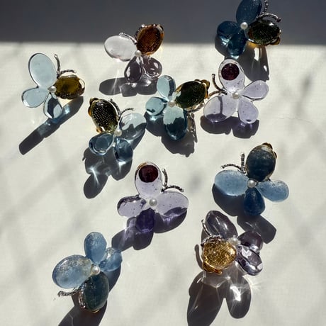 HAPPY Butterflyのピアス_アメジスト_サージカルステンレス