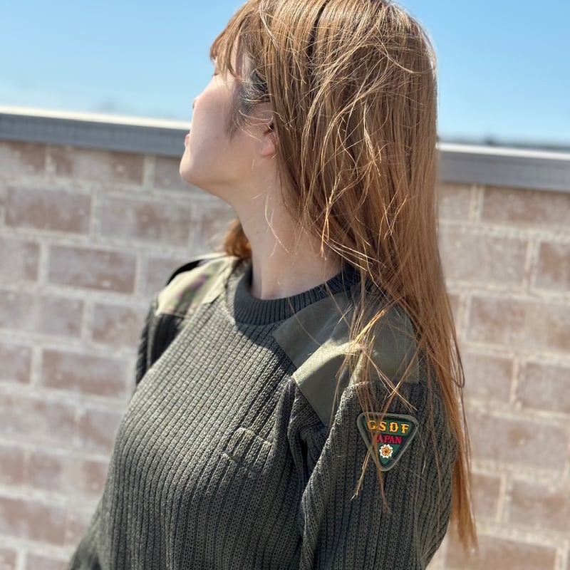 陸上自衛隊のＭサイズ女性用セーター（市販品） 陸上自衛隊セーター】ニット レディース GSDF 入手困難 防寒
