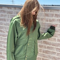 陸上自衛隊のＭサイズ女性用セーター（市販品） fit=scale-down,w=1200