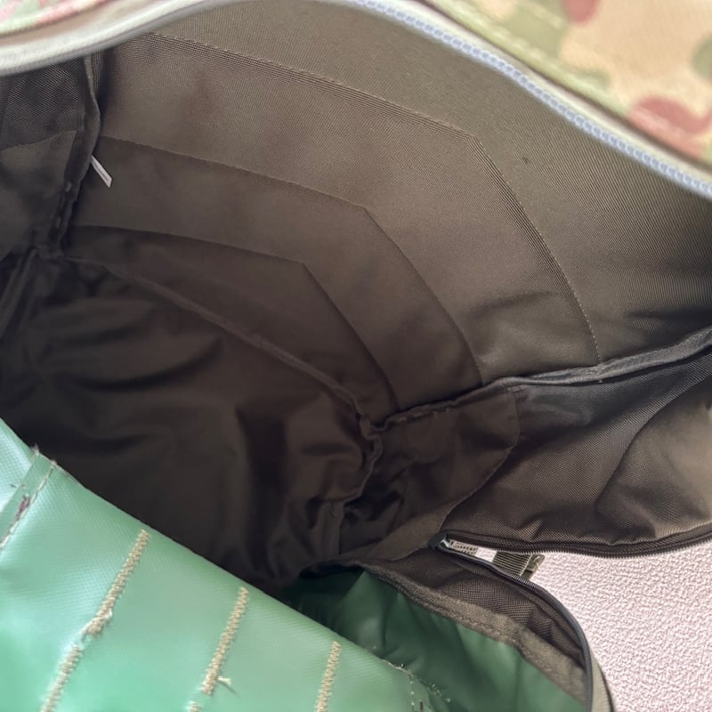 スツールデイパック】チェア付き 陸上自衛隊 登山 キャンプ サバゲー