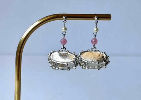 モチーフピアス210 スネアドラムsilver（イヤリング変更可）
