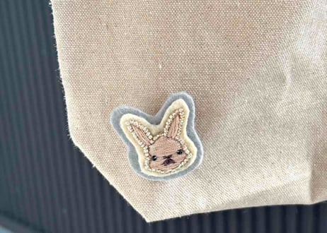 刺繡ブローチ16 うさぎ