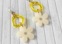 flowerピアス02（イヤリング変更可）