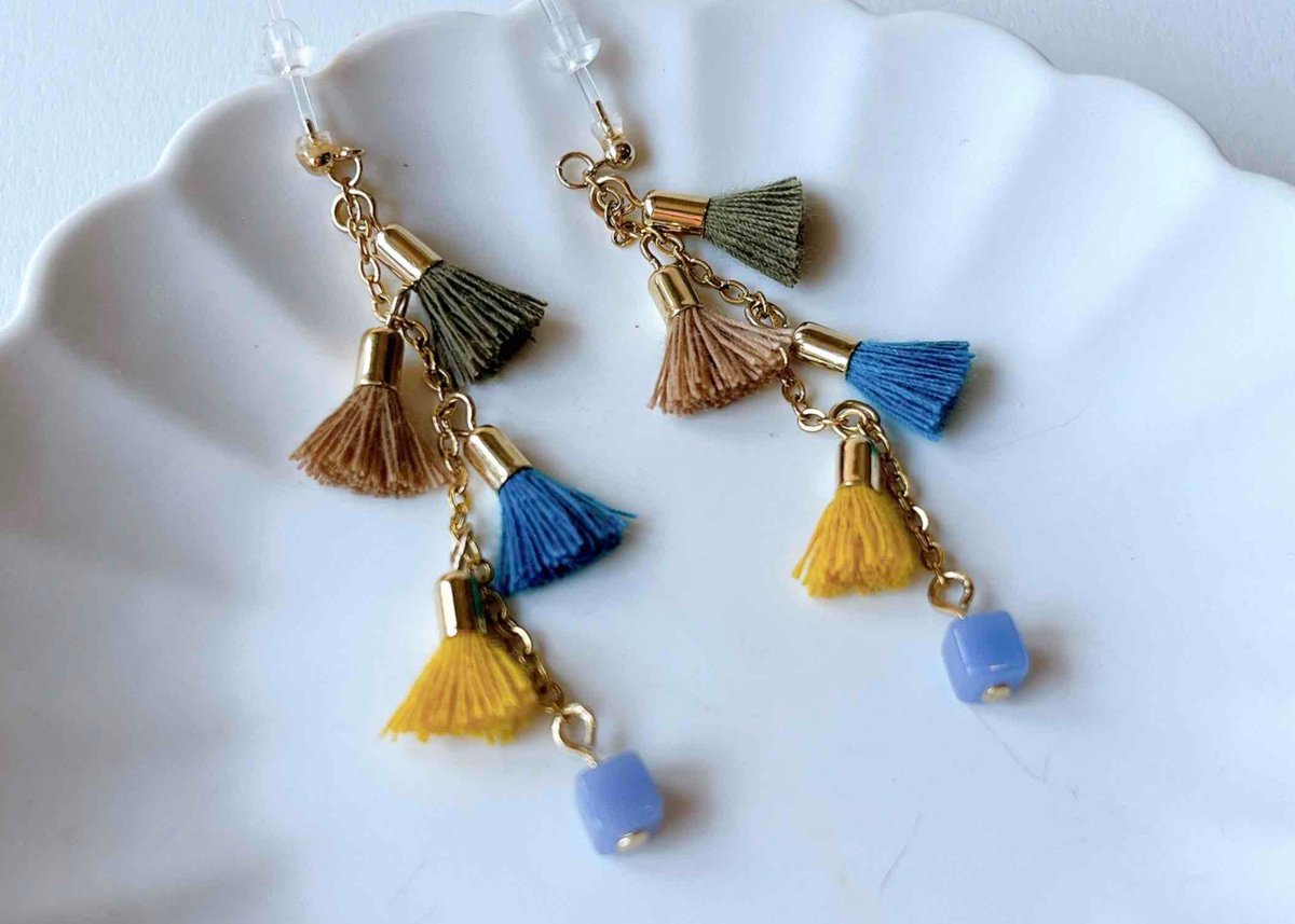 accessories mau　つつっぽピアス　グリーンタッセル accessories mau つつっぽピアス グリーンタッセル