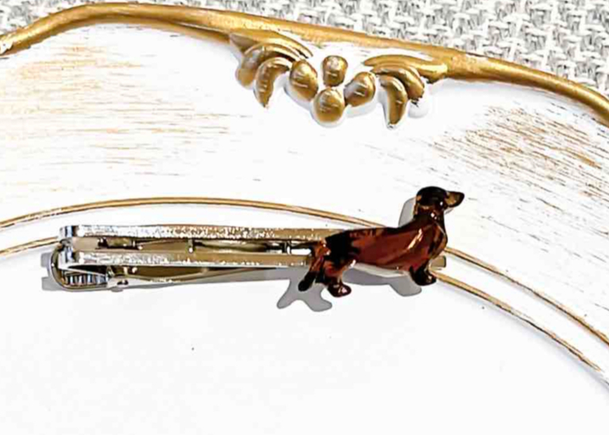 ネクタイピン03 犬（ダックスフント） | on.cloud.9 オンクラウドナイン