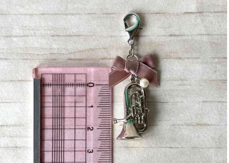 リボンファスナーチャーム020 ユーフォニアムsilver×pink