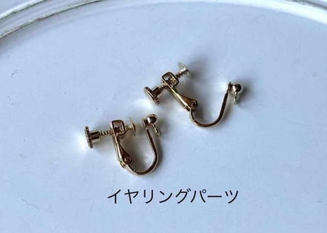 モチーフピアス110 チューバ×サテンリボンblack（イヤリング変更可）