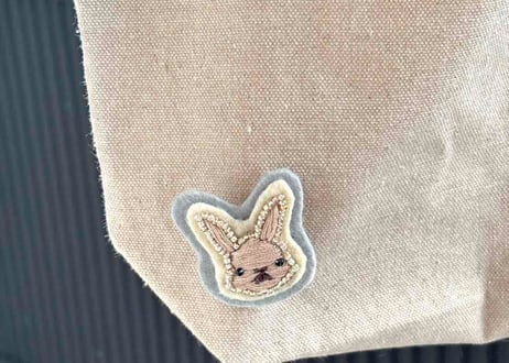 刺繡ブローチ16 うさぎ