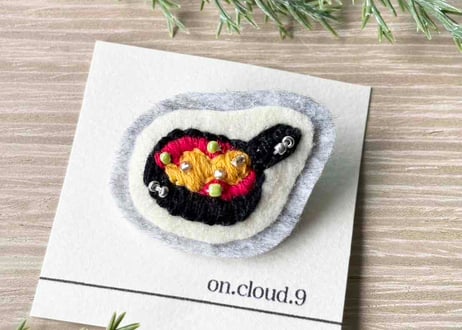 刺繡ブローチ06 チーズタッカルビ
