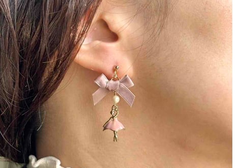 モチーフピアス159 バレリーナpink
