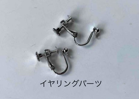 モチーフピアス124 ユーフォニアムsilver×サテンリボンred（イヤリング変更可）