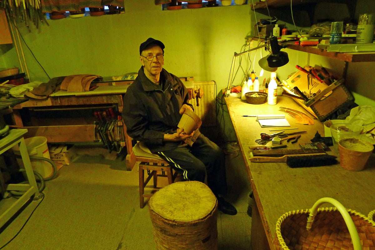 フィンランド白樺かご　取手付 フィンランドの白樺かご/ハンドル付きバスケット/03サイズ COMFOTA