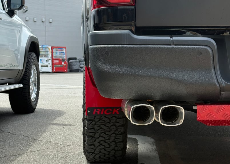 RICK'S マッドガード 左右セット For HILUX/GUN125 | ”LIMITED