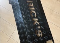 RICK'S リヤスキッドプレート アルミ製カチオン黒塗装 For HILUX