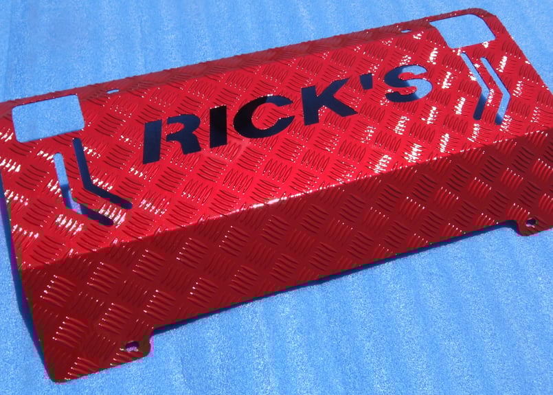 RICK'S スキッドプレート アルミ製ウレタン塗装[レッドメタリック]For
