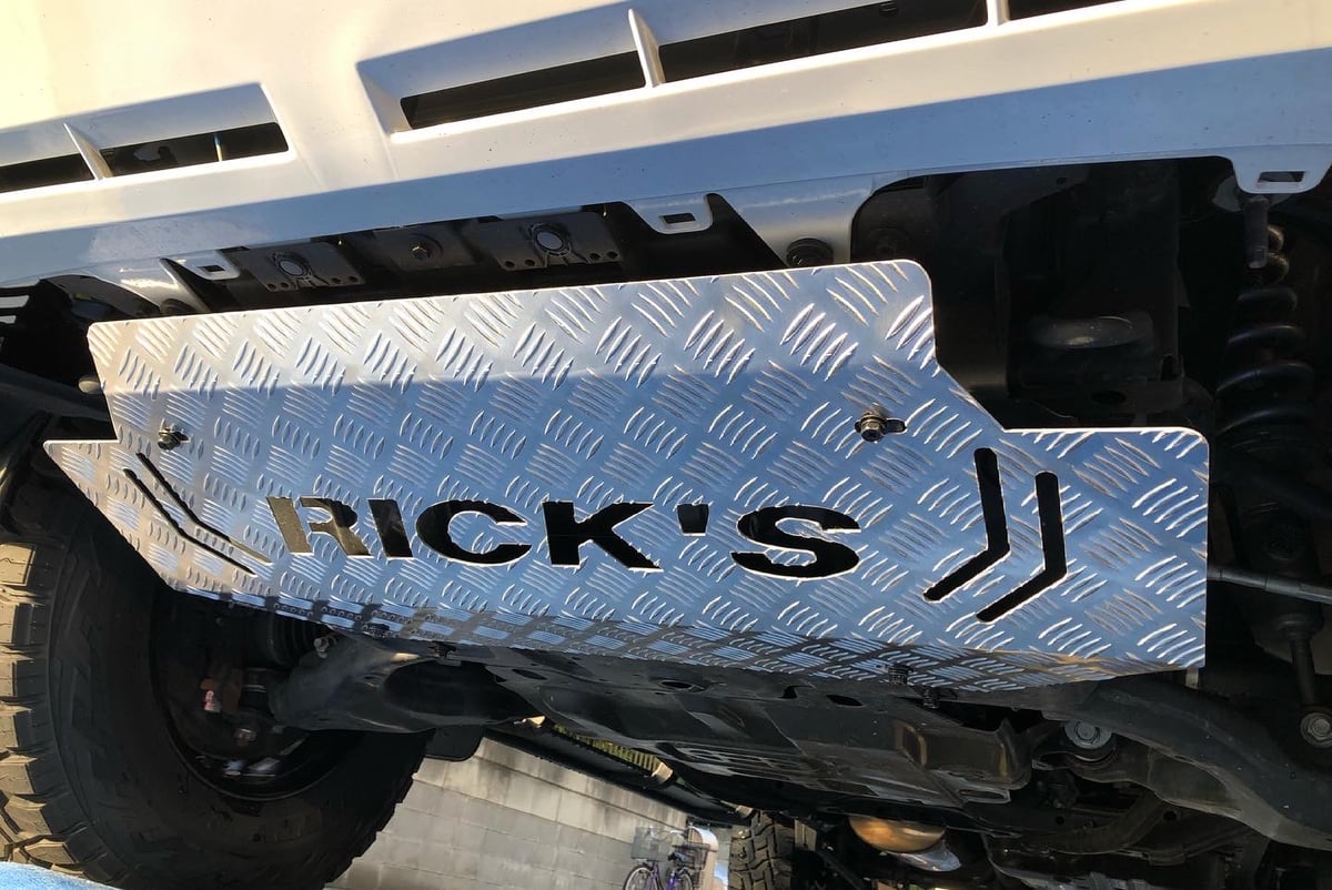 リミテッドチトセ RICK'S スキッドプレート　アルミ製　Amuro様 リミテッドチトセ RICK'S スキッドプレート アルミ製縞板純正カラーNo