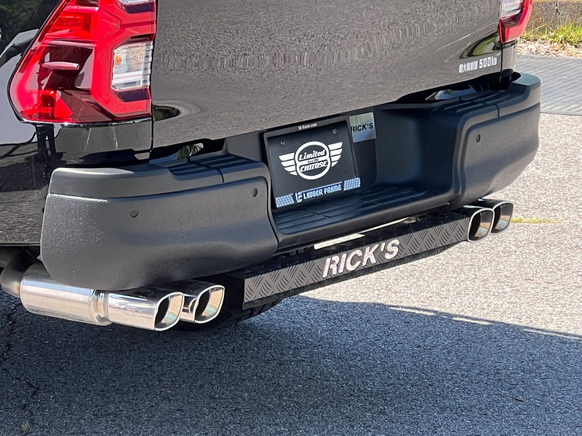 RICK'S リアスキッドプレート ハイラックス用 RICK'S リヤスキッドプレート アルミ製カチオン黒塗装 For HILUX