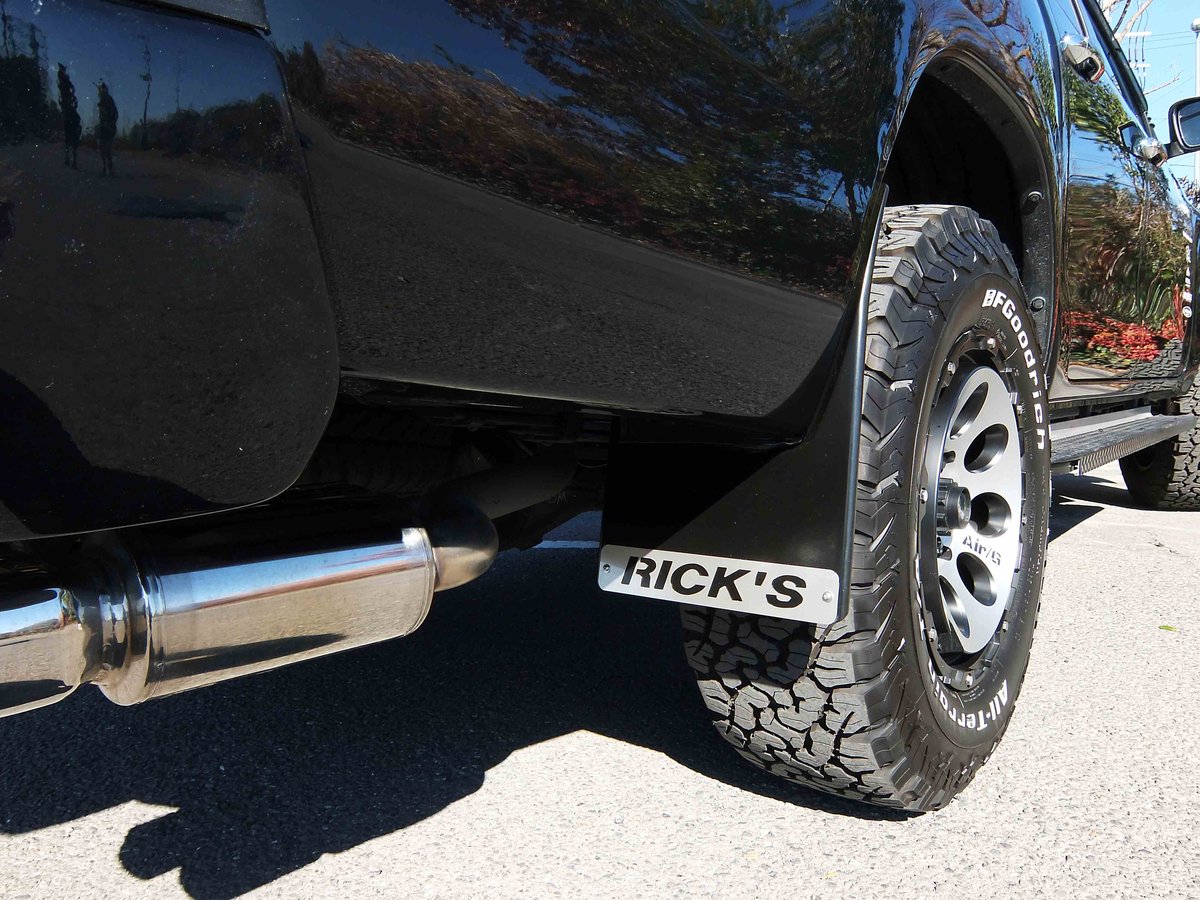RICK'S マッドガード 左右セット For HILUX/GUN125 | ”LIMITED