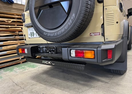 RICK'S リヤスキッドプレート_Lサイズ（スチール製）カチオンBK+焼付BK塗装  for  GDJ76W/GRJ76K ランクル70