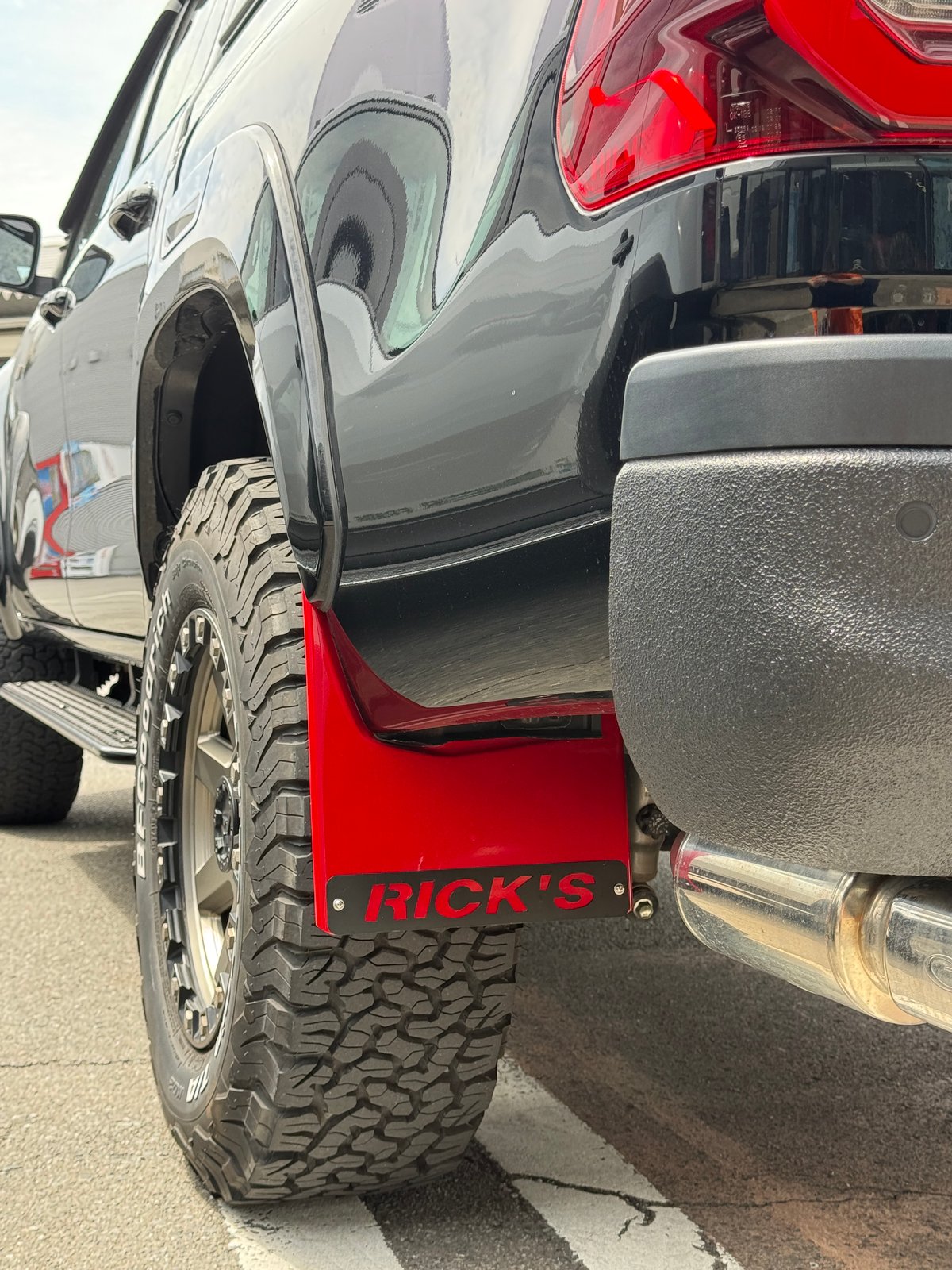 RICK'S マッドガード 左右セット For HILUX/GUN125 | ”LIMITED