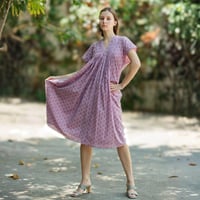 Vネックタックドレス（インド綿）