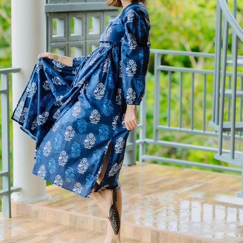 希少　キャピタル　インド綿　カシュクール　プリーツ　ワンピース　フリンジ　S 白 ベルト付きシャーリングスリーブランダムドットカシュクール