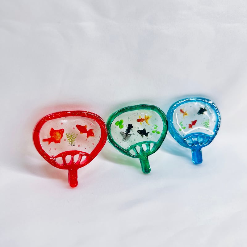 new‼️(数量限定‼️)水槽に入った金魚のうちわシリーズ | henbokke