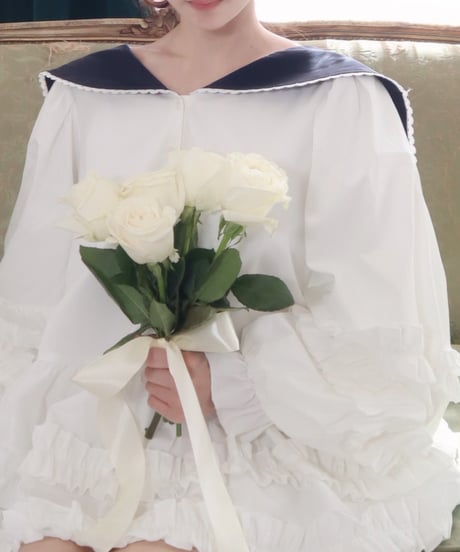 LW sailor collar frill blouse