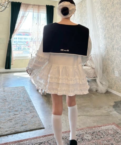 LW sailor collar frill blouse